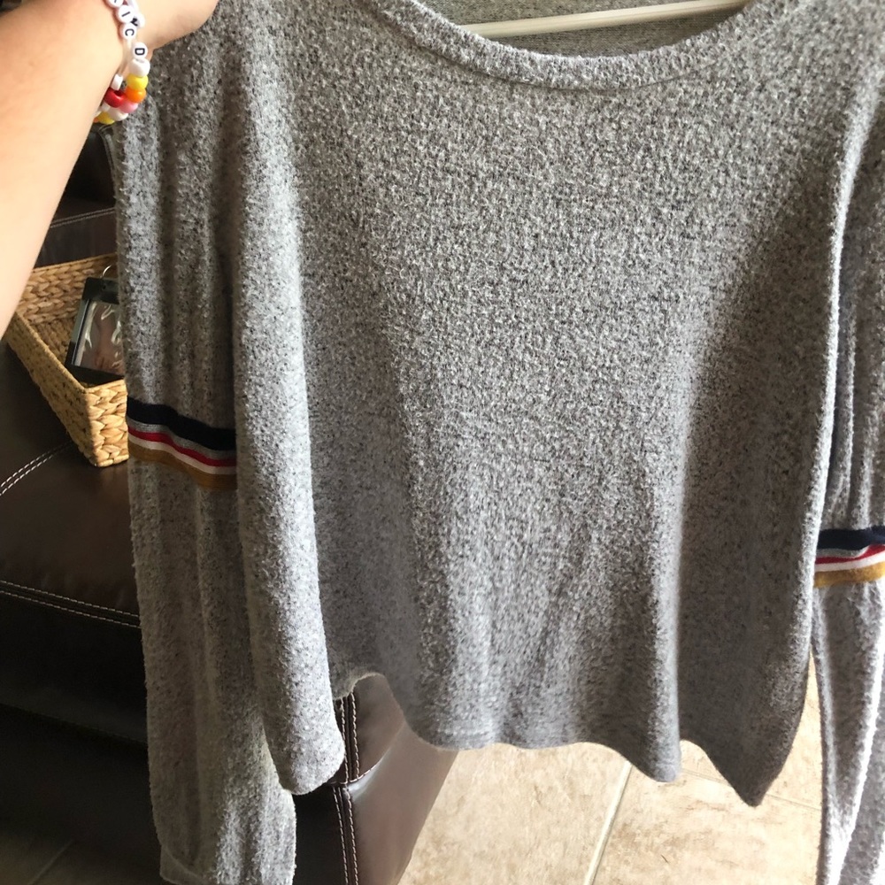 gray long sleeve
